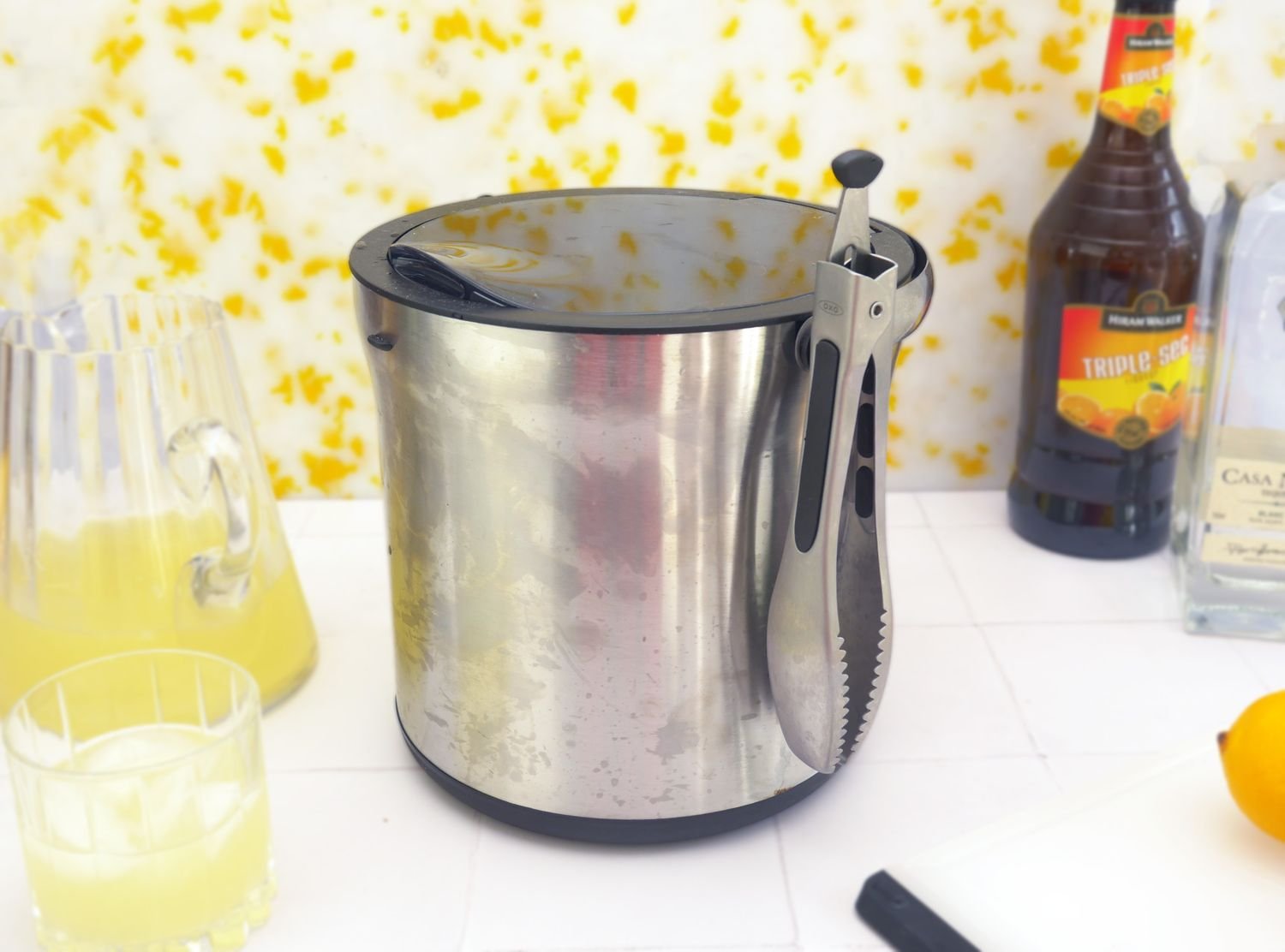 This Ice Bucket Is the Tool I Didn’t Know My Cocktail Parties Needed
